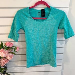 H&M Teal work out top size small